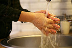 Мыть руки полезно для защиты от вирусов